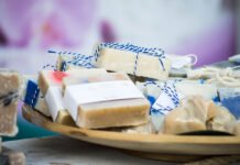 How to Make DIY Natural Make-Up